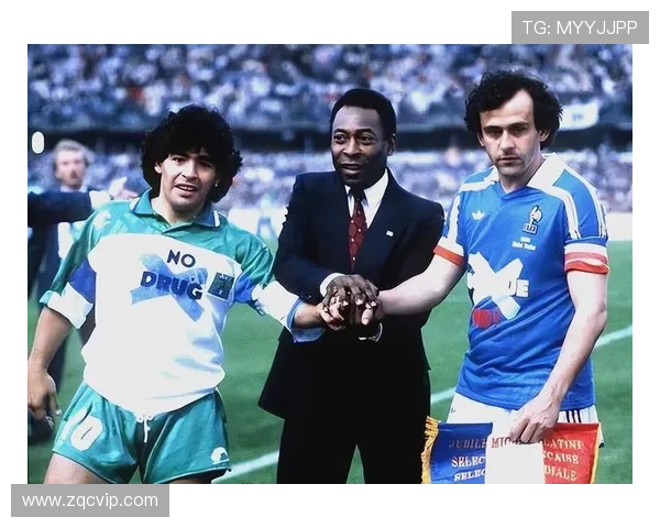 历届足球明星风采回顾珍贵照片集锦展现传奇球员的辉煌瞬间